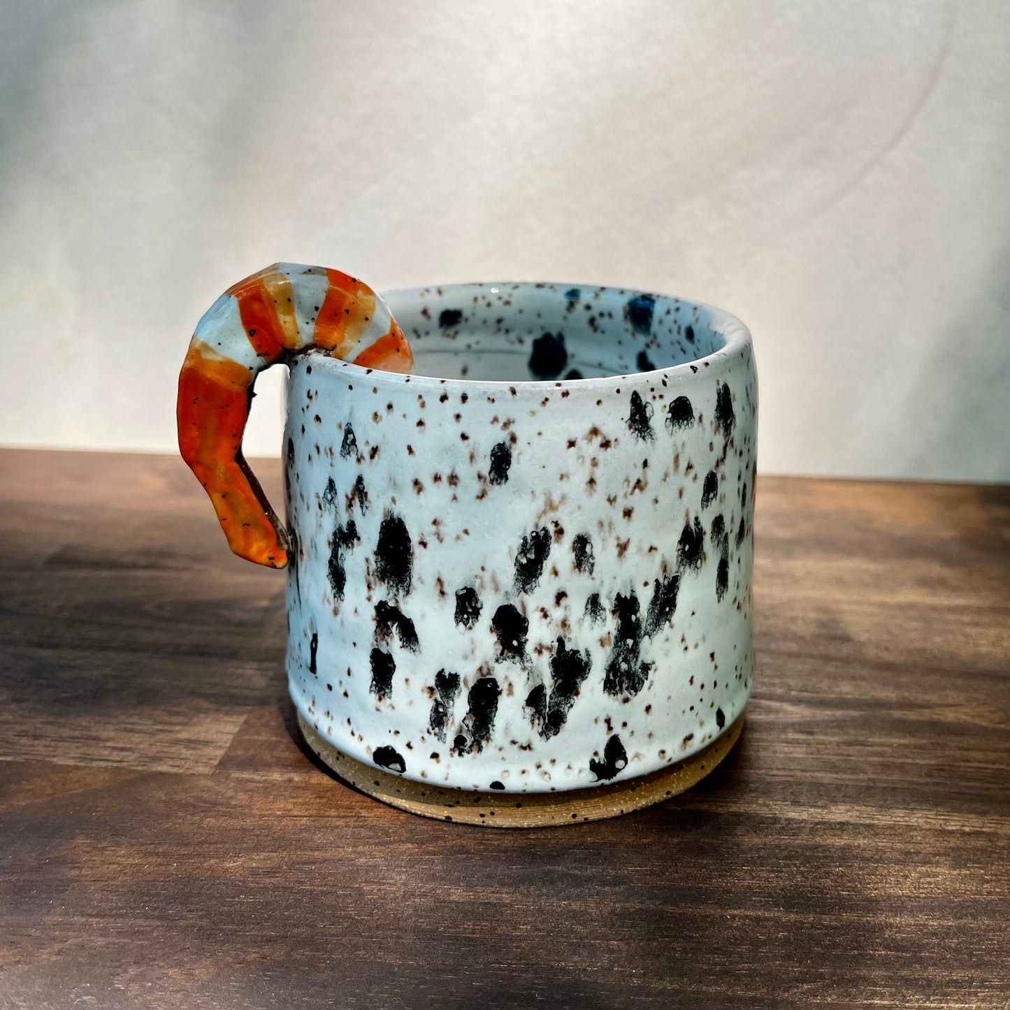 shrimp cocktail cup - white/black spots