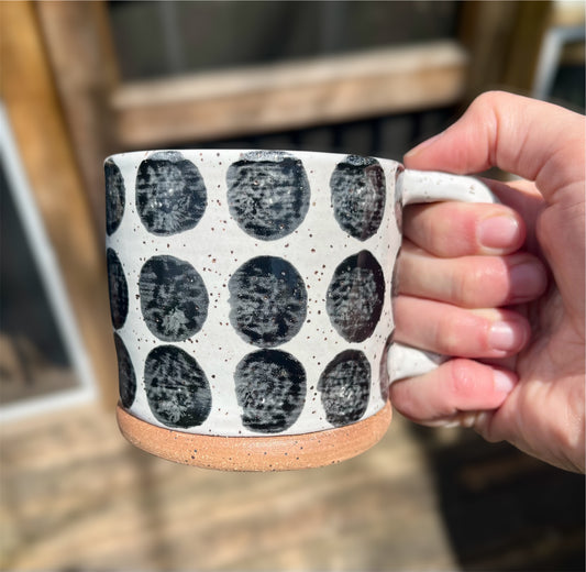 mug - dots