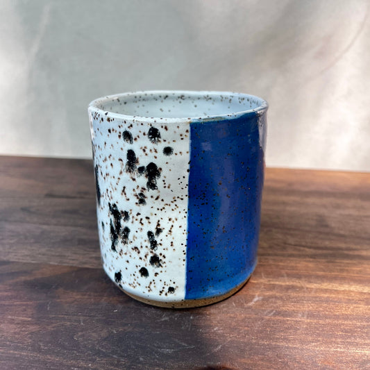 thumbprint tumbler - blue/black white spots