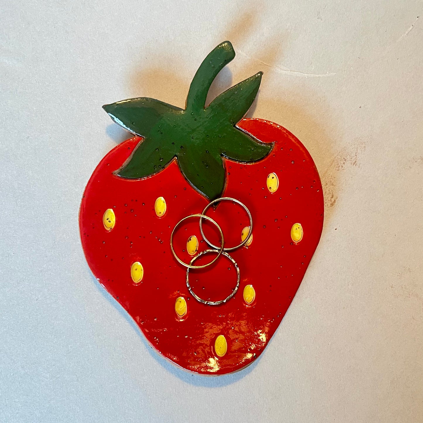 ring dish - strawberry