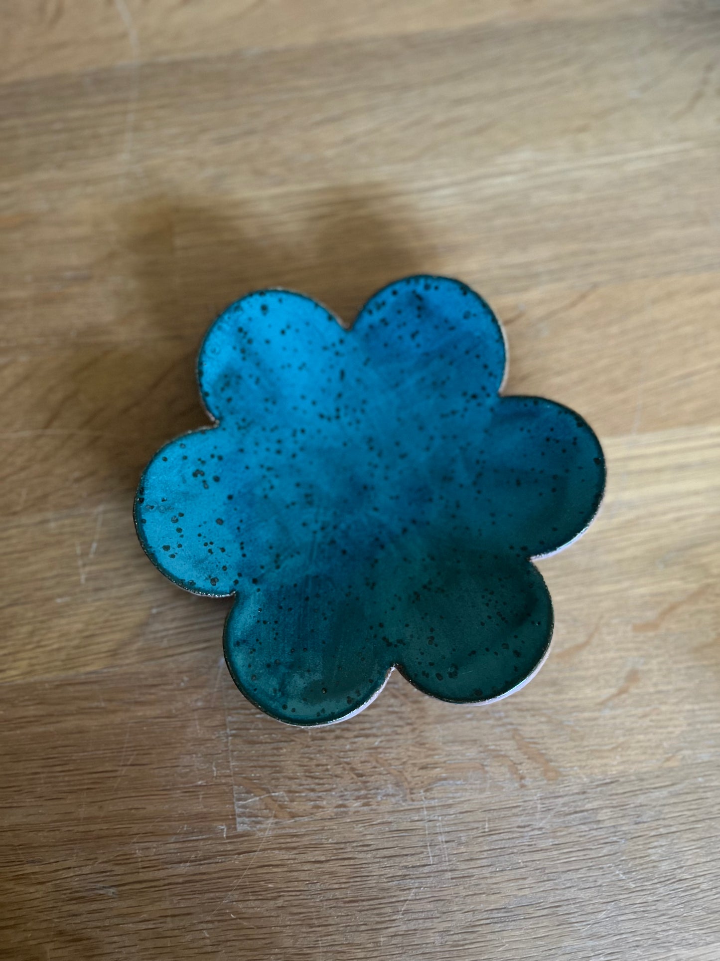 small scalloped dish - turquoise